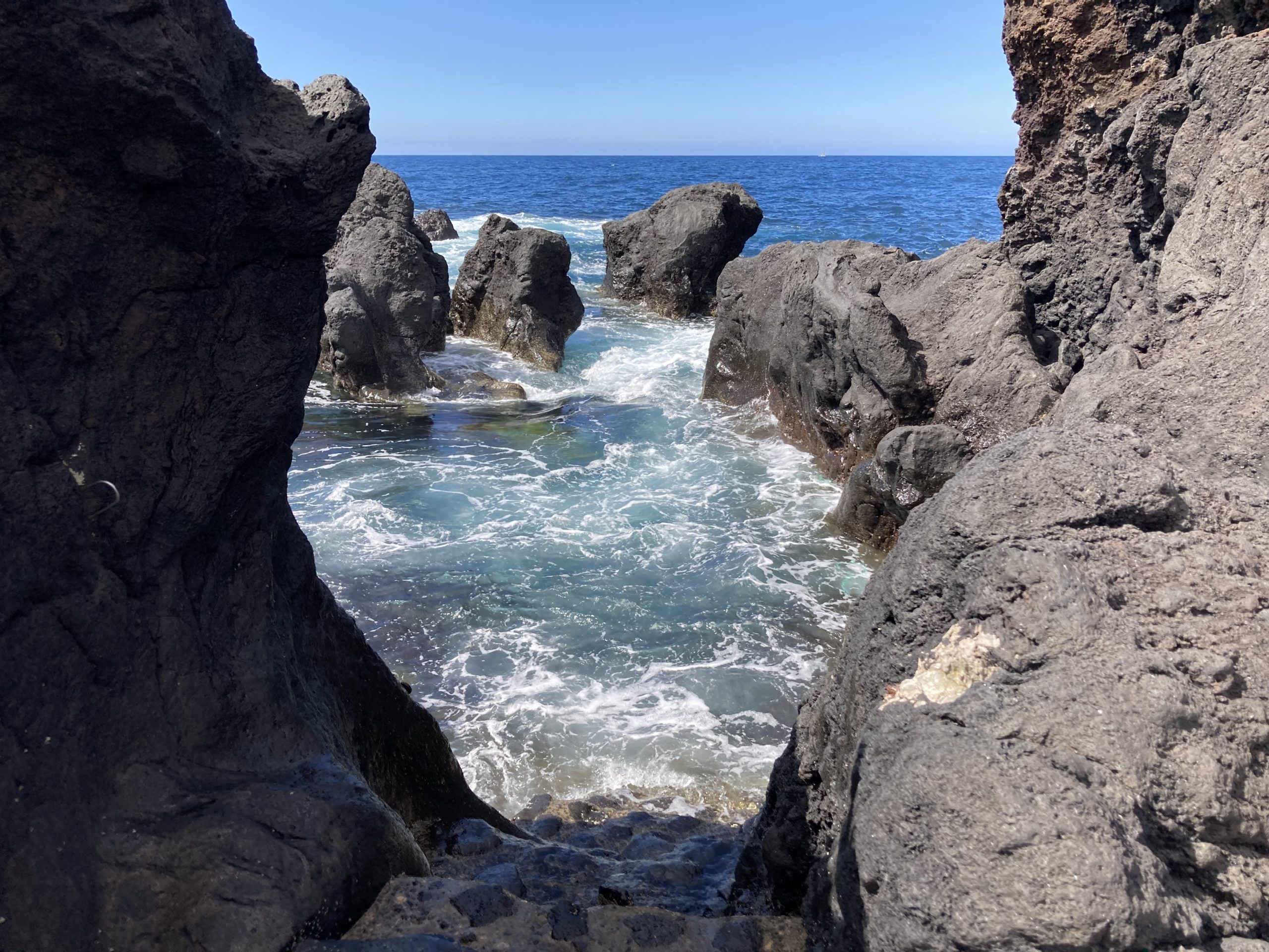 entrance to the sea in Pico island